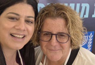 מחזיקות במשותף בתיק המוגנות: סגניות ראש העירייה אור-לי ניב וסיגל שפיץ טולדנו (צילום: עיריית גבעתיים)