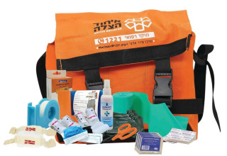 תיק עזרה ראשונה למקלט (צילום: באדיבות דוברות איחוד הצלה)