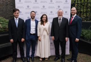 מתן בר נוי, הרב הראשי סר אפרים מרוויס, נשיא ה-BOD פיל רוזנברג, לורד ברון רוס קמפסל (צילום: יח"צ)