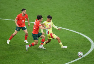 פדרי, ויטיניה, ברנרדו סילבה (צילום: Pau Barrena - UEFA/UEFA via Getty Images)