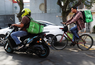 שירות המשלוחים Uber Eats במקסיקו (צילום: רויטרס)