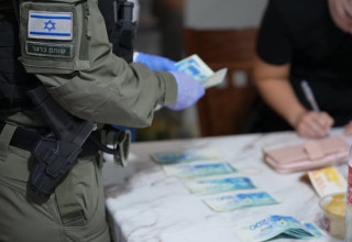 מבצע מעצר גובי פרוטקשן בדרום (צילום: דוברות המשטרה)