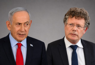 יצחק עמית, בנימין נתניהו (צילום: אבשלום ששוני,REUTERS/Ronen Zvulun/File Photo)