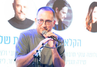 רן קוניק בפסטיבל זמר עברי  (צילום: מיקי לנגנטל רקורד הפקות)