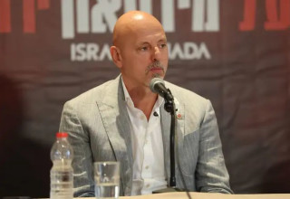 "בונים קבוצה חזקה שתילחם על כל התארים בישראל ובאירופה". אוברדוביץ' (צילום: דני מרון)