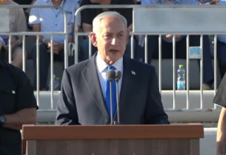 ראש הממשלה בנימין נתניהו בטקס סיום קורס טיס (צילום: דובר צה"ל)