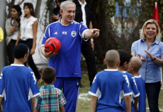  (צילום: GALI TIBBON / Stringer)