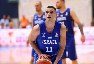 האם בחלון הבא נראה אחרת? מדר (צילום: אודי ציטיאט)