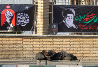 עוני באיראן (צילום: Majid Saeedi/Getty Images)