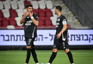 שחקני עירוני טבריה רון אונגר, גיא חדידה (צילום: ברני ארדוב)