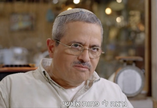 רוני אלשיך בתוכניתו של עמרי אסנהיים (צילום: צילום מסך רשת 13)