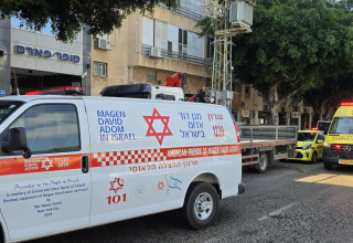 אמבולנסים בזירת האירוע בנתניה (צילום: תיעוד מבצעי מד"א)