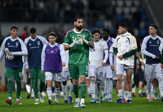 דונארומה ושחקני נבחרת איטליה (צילום: Getty images)