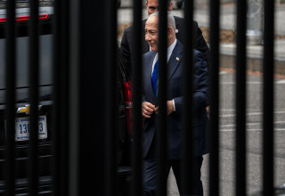 בנימין נתניהו נכנס בדלת האחורית לבית הלבן (צילום: gettyimages)