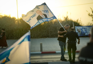פעילי ליכוד באשקלון (צילום: אריק מרמור)