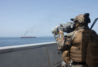 חייל אמריקאי במצרי הורמוז (צילום: U.S. Navy via Getty Images)