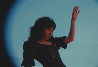 Oh Imanuela - Hold It In - קליפ (צילום: Imanuela Stawski & Liv Wetly, צילום מסך מתוך הקליפ יוטיוב)