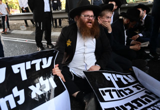 הפגנות חרדים על כביש 4 (צילום: אבשלום ששוני)