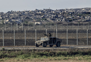 כוח צה"ל בגבול רצועת עזה (צילום: צפריר אביוב, פלאש 90)