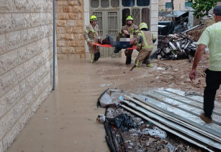 פעולות חילוץ בעקבות הצפות בירושלים (צילום: דוברות כיבוי והצלה)