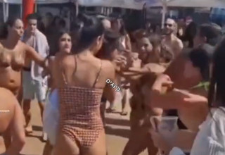 קטטה ביום גיבוש של עובדי עיירית פתח תקווה בימית 2000 (צילום: צילום מסך רשתות חברתיות)