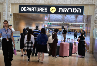 ישראלים בנתב"ג (צילום: אבשלום ששוני)