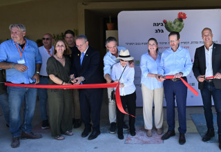  גוזרים את הסרט בניר עוז (צילום: חיים צח)