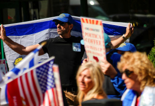הפגנה נגד אנטישמיות בניו יורק (צילום: REUTERS)