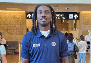 קיטון וואלאס שחקן מכבי תל אביב (צילום: עיבוד תמונה, הטוויטר של מכבי תל אביב)