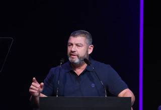 עופר וינטר בהשקת מפלגתו (צילום: מרק ישראל סלם)