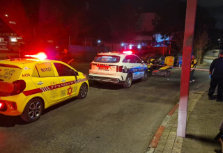 צוותי מד"א בזירת האירוע יפו (צילום: תיעוד מבצעי מד"א)