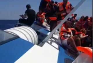 ספינה התהפכה מול חופי קפריסין (צילום: צילום מסך)