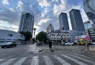 תל אביב גשומה באוגוסט (צילום: אבשלום ששוני)