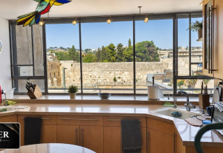 הדירה מול הכותל (צילום: Shtraser Luxury Real Estate)