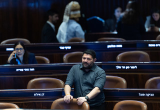 אלמוג כהן בכנסת (צילום: יונתן סינדל, פלאש 90)