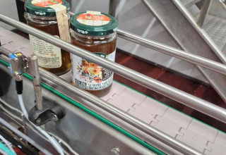 קו ייצור דבש במכוורת יד מרדכי (צילום: באדיבות יד מרדכי)