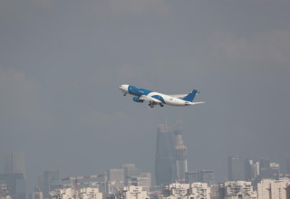 מטוס איירבוס A330-300 שהוסב למטוס מטען (צילום: התעשייה האווירית)