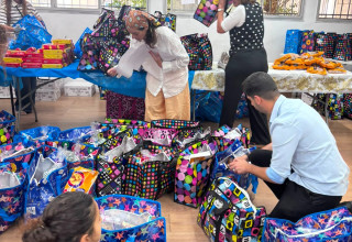 חלוקת סלי סיוע בירושלים (צילום: באדיבות "מתחברים")