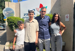 נתינה היא כמו נר שמדליק אחרים. משפחת שמואל (צילום: דוברות ביהח שיקומי רעות תל אביב)