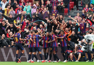שחקני ברצלונה חוגגים (צילום: Getty Images Sport)