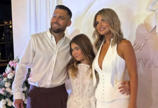 איתי וליז שכטר יחד עם בתם רוני שחגגה בת מצווה (צילום: צילום מסך אינסטגרם)