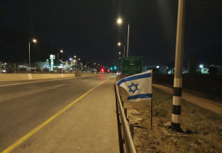 מבצע תליית 1000 דגלים ליד מג'ד אלכרום ובכבישי הגליל (צילום: דוברות הציונות הדתית )