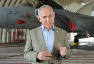 בנימין נתניהו בבסיס חיל האוויר (צילום: מעיין טואף לע"מ)