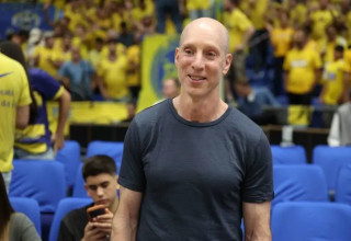 המאבקים נמשכים. דיץ (צילום: דני מרון)