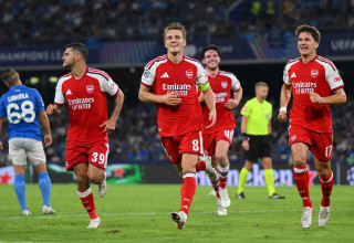 שחקני ארסנל חוגגים (צילום: Francesco Scaccianoce - UEFA / Contributor)