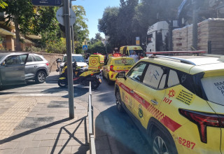 תאונת פגע וברח משאית ברחביה ירושלים (צילום: מד"א)