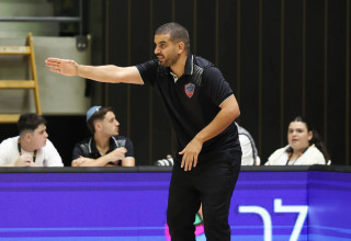 אלדד בנטוב מאמן עירוני קרית אתא (צילום: דני מרון)