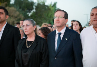 יצחק הרצוג, מיכל הרצוג. טקס הזיכרון לשבעה באוקטובר (צילום: מעיין טואף/לע״מ)