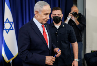 בנימין נתניהו (צילום:  Ronen Zvulun / POOL / AFP via Getty Images)