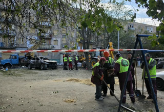 פגיעת טיל ישירה בחרקוב (צילום: חב"ד חרקוב)